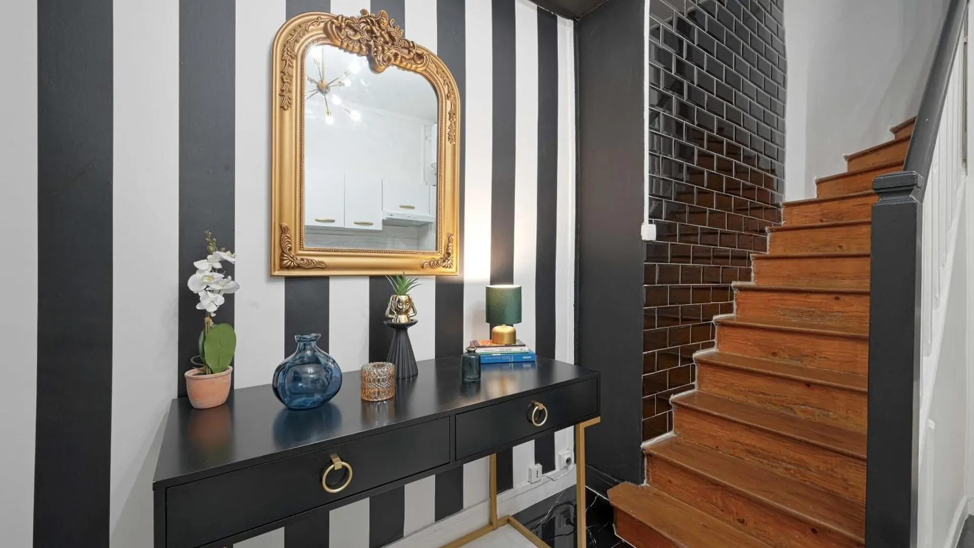 Fabulous Two Floor In 9th